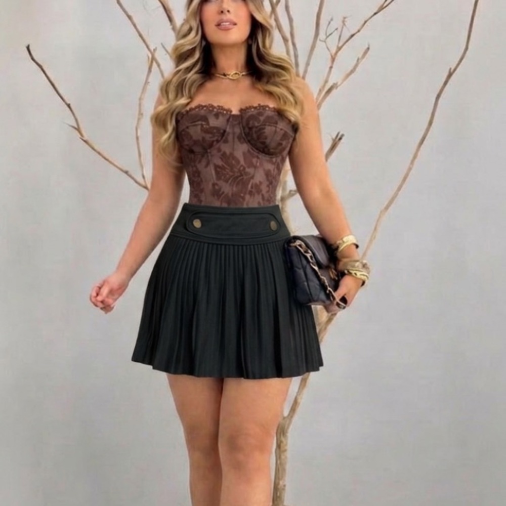Din Bin skirt size M color: Black